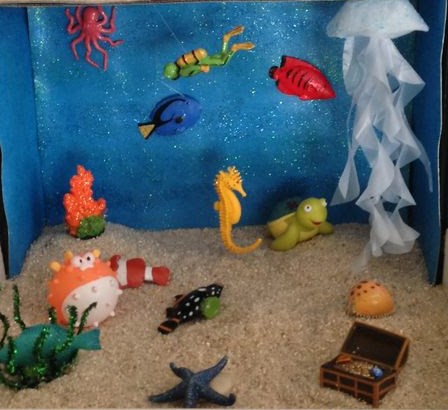 Diorama with various sea creatures.